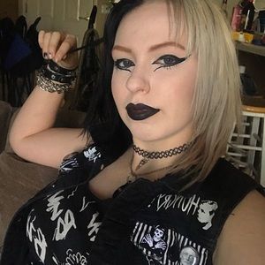 Meet your Posher, Carly